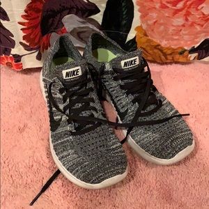 Black and grey Nike free rn flyknit